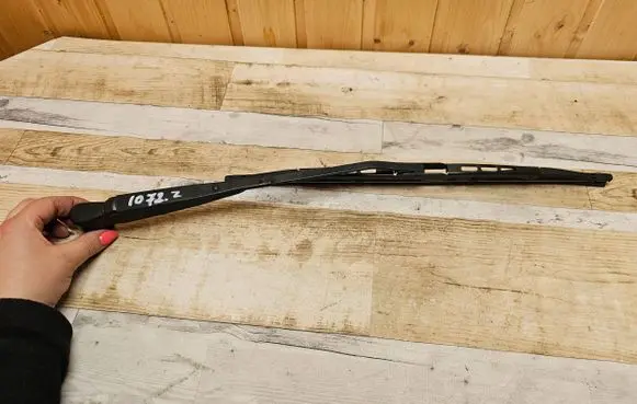 Toyota Prius (NHW20) Rear wiper blade arm 