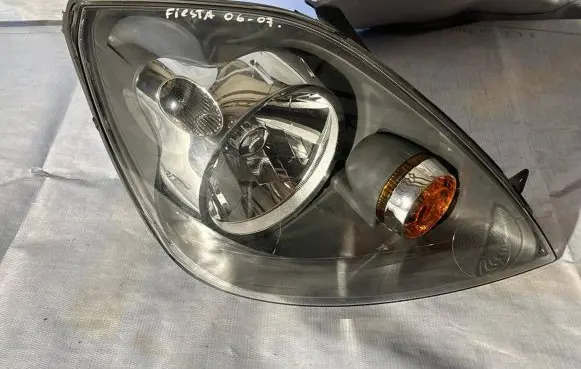 Ford Fiesta Headlight/headlamp 6S6113W029AD 6S6113W029 6S6113W0