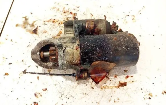 Audi A6 S6 C6 4F Starter motor 1005831420