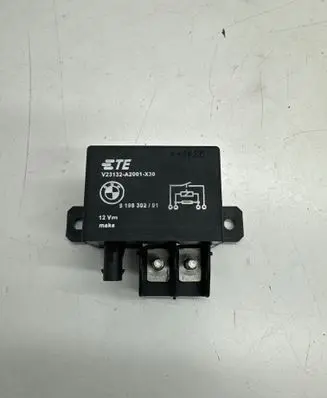 BMW 6 F06 Gran coupe Coolant fan relay V23132A2001X30 9198302