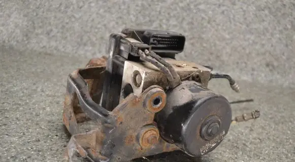 Volkswagen Golf IV ABS Pump 1J0907379G