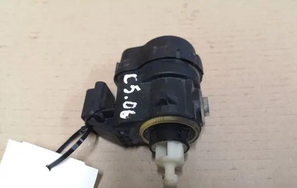 Citroen C5 Headlight level adjustment motor 89039833