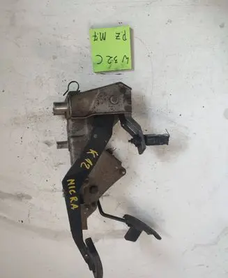 Nissan Micra Accelerator throttle pedal 18002AX700