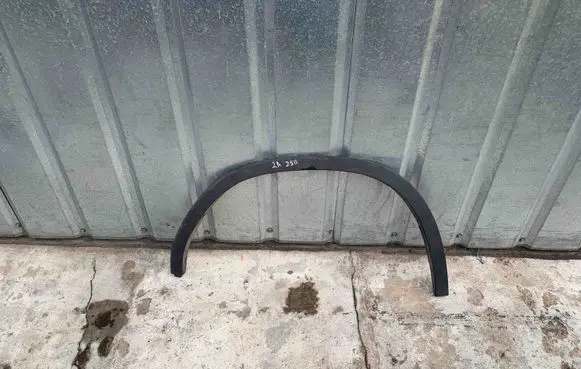 BMW X3 G01 Front arch trim 