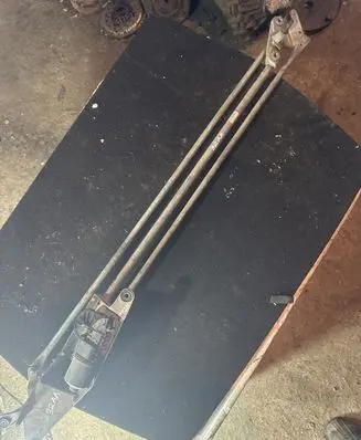 Renault Modus Front wiper linkage and motor 05021853 0390241777 3397020635