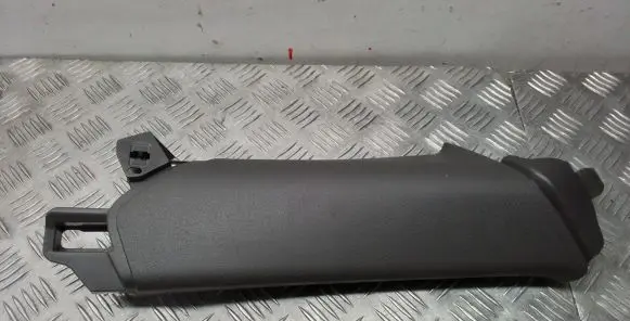 Porsche Macan (95B) (C) pillar trim 95B867287