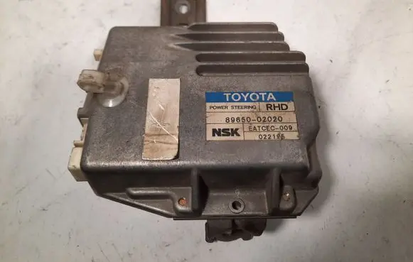 Toyota Corolla E120 E130 Engine control unit/module EATCEC009 8965002020