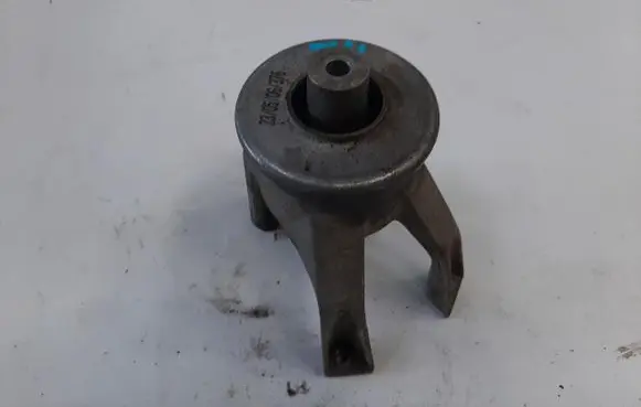 Volkswagen Transporter - Caravelle T5 Engine mount vacuum valve 7H0199849A