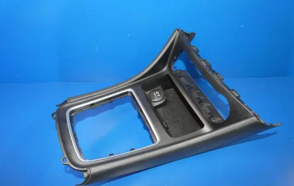 Mercedes-Benz A W176 Center console