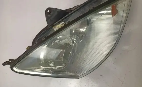 Ford Focus Headlight/headlamp