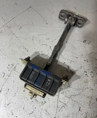 Mercedes-Benz E W211 Front door check strap stopper A211720011