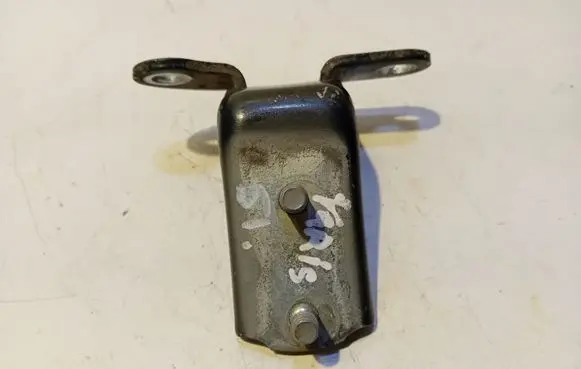 Toyota Yaris Front door lower hinge 