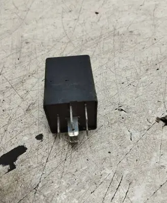 Audi A4 S4 B5 8D Other relay 431955531 5WK1637