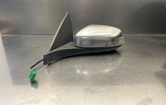 Volvo C30 Front door electric wing mirror 
