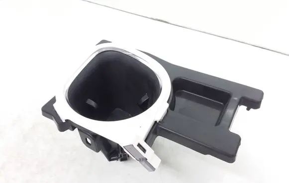 Cup holder front