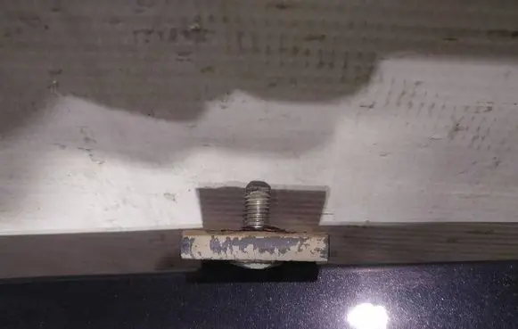 Volkswagen Golf V Tailgate/trunk/boot hinge