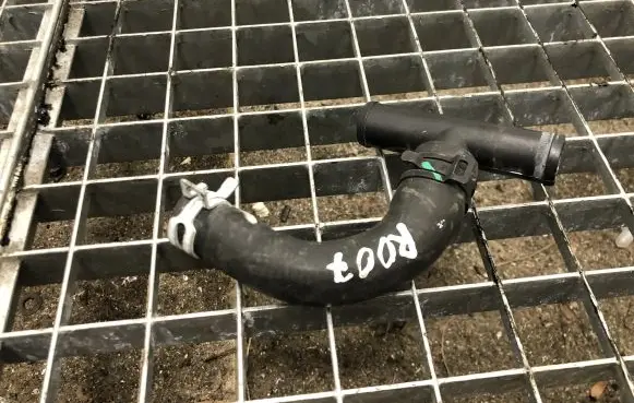 Chevrolet Camaro Engine coolant pipe/hose 84134914