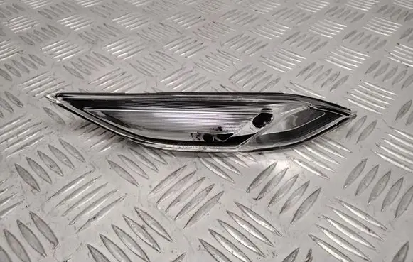 Porsche Cayenne (92A) Front fender indicator light 7P5949101