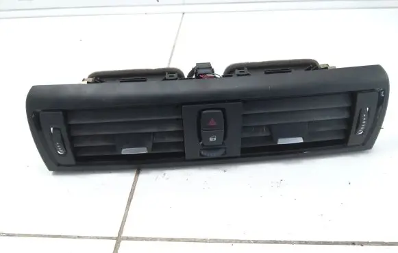 BMW 1 F20 F21 Dash center air vent grill 920711610