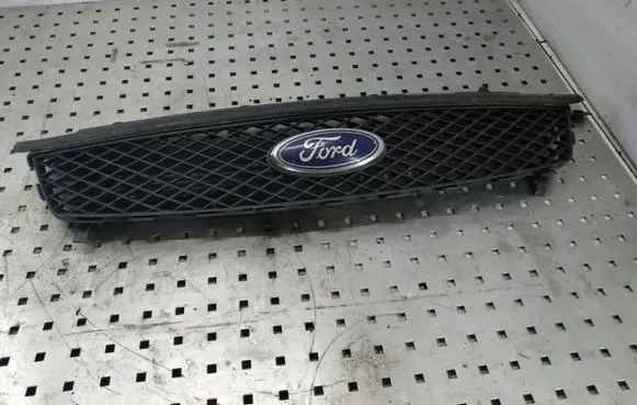 Ford Focus C-MAX Front bumper upper radiator grill 3M51R8138