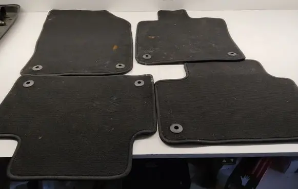 Volvo V60 Car floor mat set 32241804