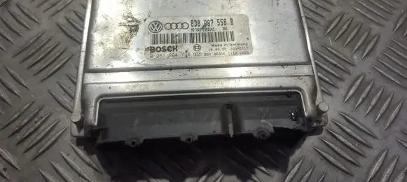 Audi A4 S4 B5 8D Engine control unit/module 8d0907558b 0261204774