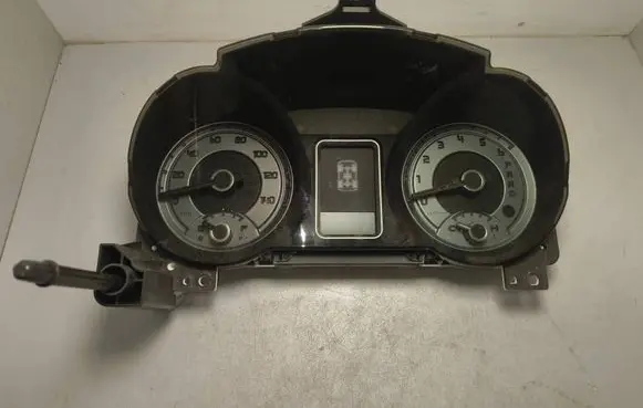 Mitsubishi Pajero Speedometer (instrument cluster) 8100A620 MM0044039 0T32351