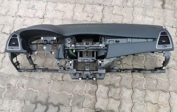 Renault Laguna III Dashboard 37603M 1000928