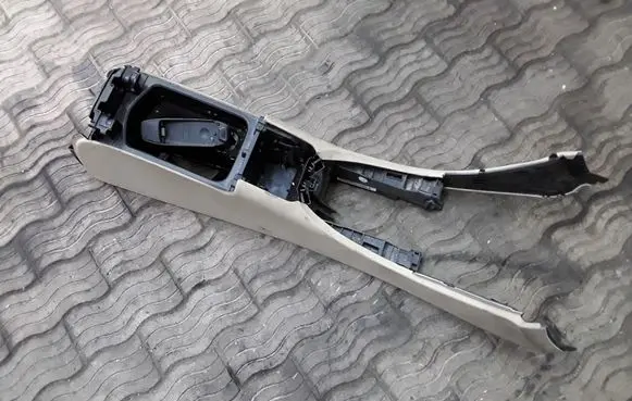 Mercedes-Benz CLS C219 Center console A219680015 785650160