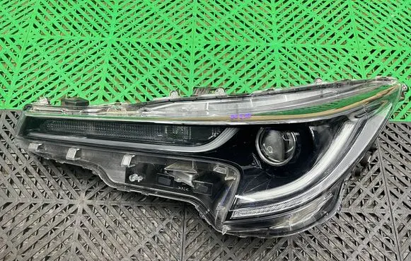 Toyota Corolla E210 E21 Headlight/headlamp 81150-02570
