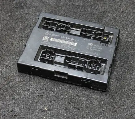 Audi A4 S4 B8 8K Central body control module 8K0907064DC