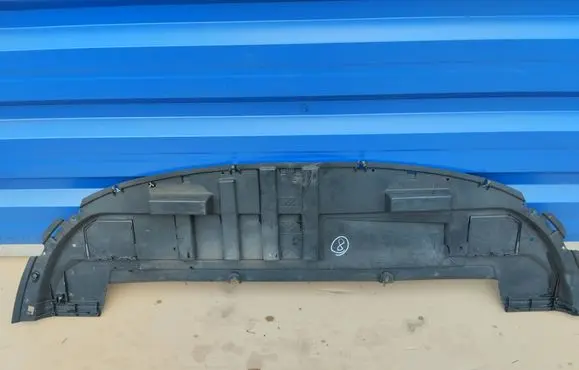 Renault Clio III Front bumper 8200682328