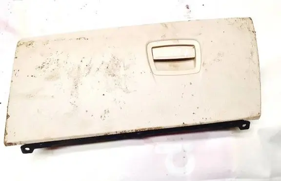 BMW 5 GT F07 Glove box