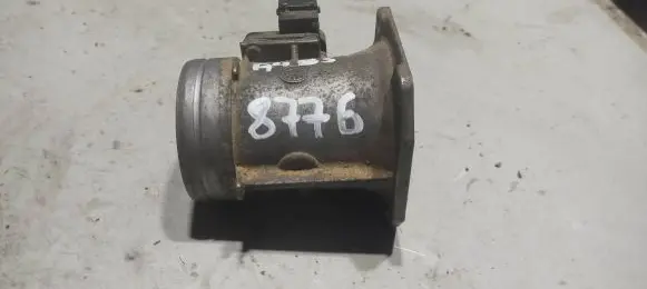 Audi A4 S4 B5 8D Mass air flow meter 037906461B AFH6010A T43894
