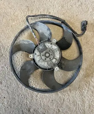Toyota Avensis T220 Electric radiator cooling fan