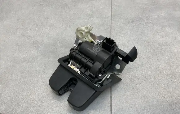 Volkswagen PASSAT B8 Tailgate/trunk/boot lock/catch/latch 5TA827505D