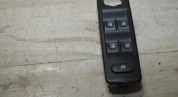 Renault Captur Electric window control switch