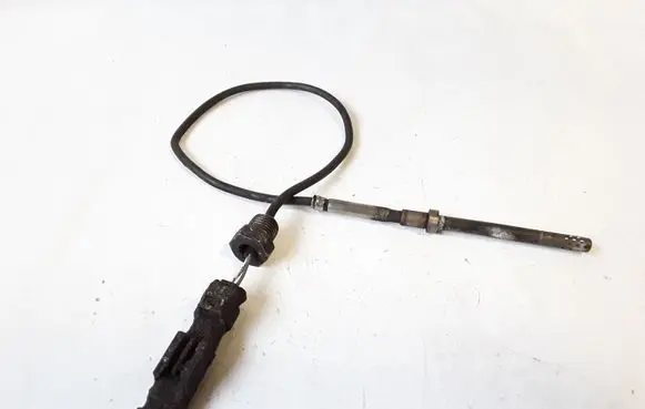 Mercedes-Benz E W211 Exhaust gas temperature sensor A0051531128