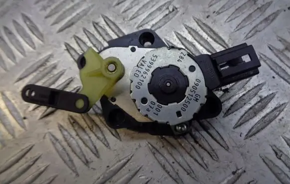 Opel Omega B2 A/C air flow flap actuator/motor 090512500