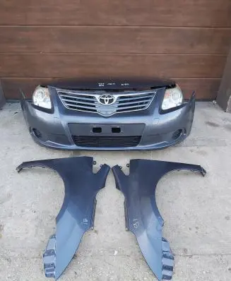 Toyota Avensis T270 Front bodywork piece 