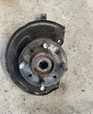 Mitsubishi Space Star Front wheel hub spindle knuckle
