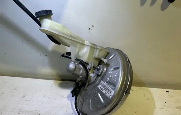 Mercedes-Benz CLA C117 X117 W117 Brake booster A2464301230 41643012350