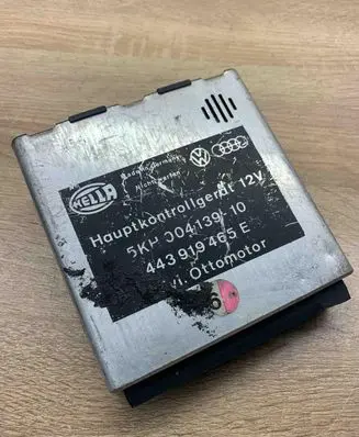 Audi 100 200 5000 C3 Other control units/modules 5KH00413910 443919465E
