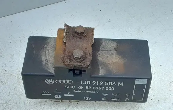 Skoda Fabia Mk1 (6Y) Coolant fan relay 1J0919506M