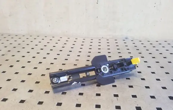 Volvo XC90 Seat belt adjustment rail 31332261