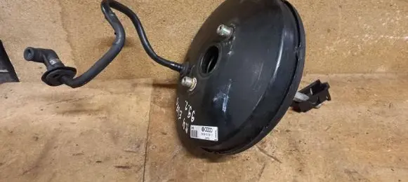 Audi A4 S4 B5 8D Brake booster 8D0612105F 639G