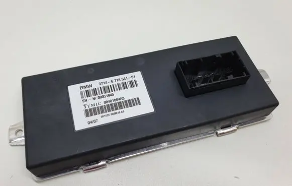 BMW 5 E60 E61 Active stabilizer control unit 6778541 37146778541 00051945