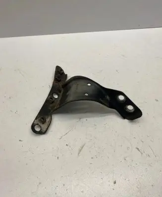 Audi A4 S4 B7 8E 8H Fender mounting bracket 8E0821136A