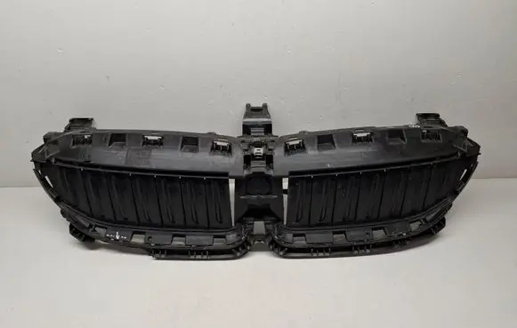 BMW 3 G20 G21 Front bumper upper radiator grill 5A22C61 51745A22C61 5811R1001