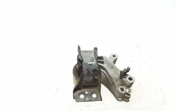 Engine mount bracket